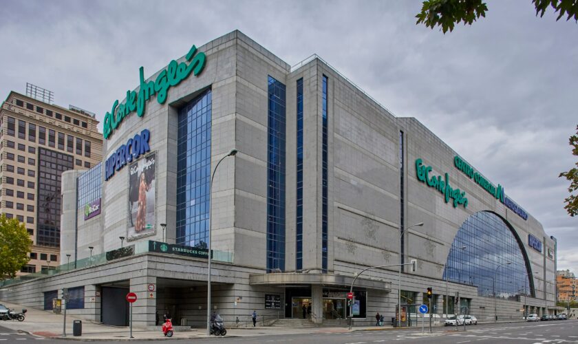 Cuánto dinero cobra un dependiente de El Corte Inglés en España en 2024: sueldo medio y complementos