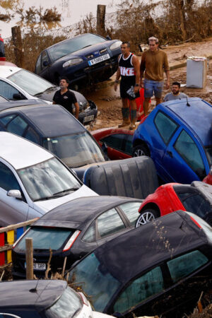 DIRECT. Inondations en Espagne : le bilan s'alourdit à au moins 158 morts