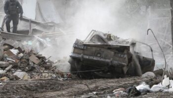 Bei russischen Angriffen mit Raketen und Drohnen werden im ukrainischen Hinterland regelmäßig auch Wohnviertel getroffen. (Archi