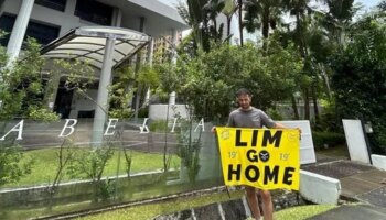 Dos aficionados del Valencia CF, retenidos en Singapur por protestar ante la casa donde vive Peter Lim