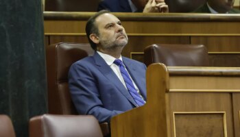 El PSOE da cinco días de plazo a Ábalos para que se defienda antes de decidir si lo expulsa o lo readmite