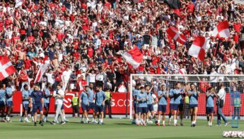 El Sevilla siente el calor de su afición antes del derbi:  16.000 hinchas en Nervión