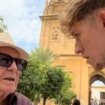 El abuelo más conocido de España visita Córdoba y alucina con la Mezquita: «Esto es una eminencia»