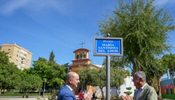 El alcalde de Sevilla inaugura la plaza de la Virgen del Amor de Pino Montano