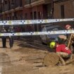 El drama del garaje de La Torre (Valencia) donde murieron ocho vecinos:  " El nivel del agua creció muy rápido. De repente, la puerta del garaje cedió y entró de golpe"