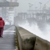 El impacto del huracán Kirk trae precipitaciones con rachas muy fuertes de viento a la Península y Baleares