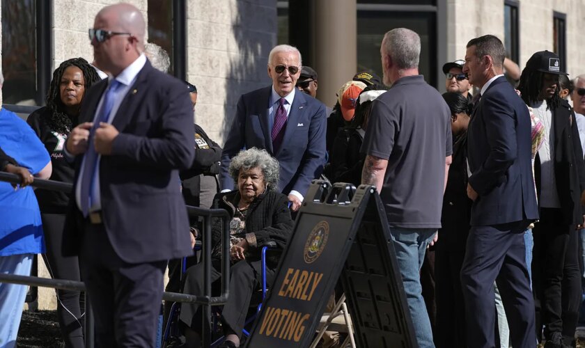 El presidente Joe Biden vota de forma anticipada en Delaware