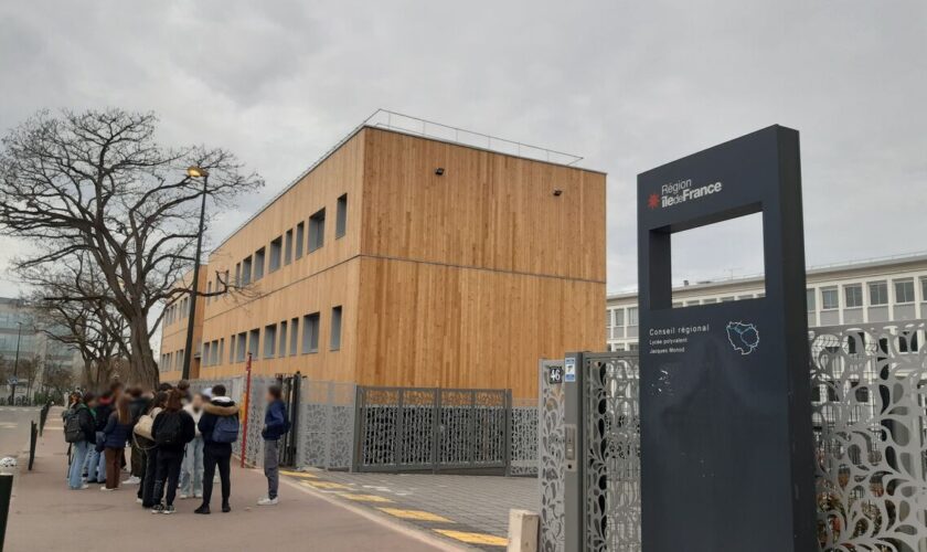 Embuscade devant le lycée Monod de Clamart : quatre élèves blessés