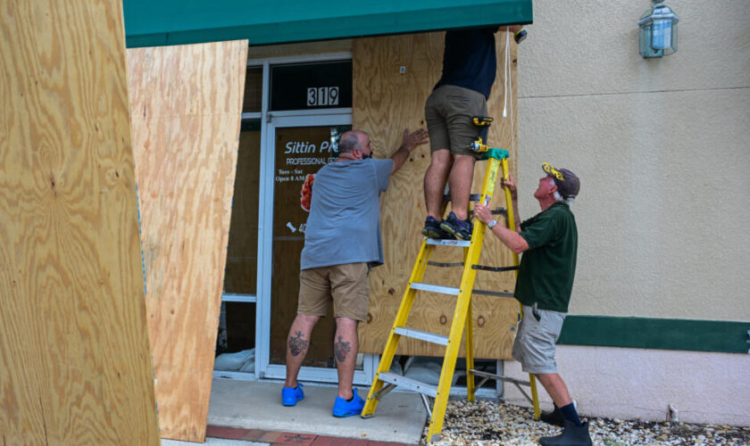 États-Unis : l'ouragan Milton repasse en catégorie 5 avant de frapper la Floride