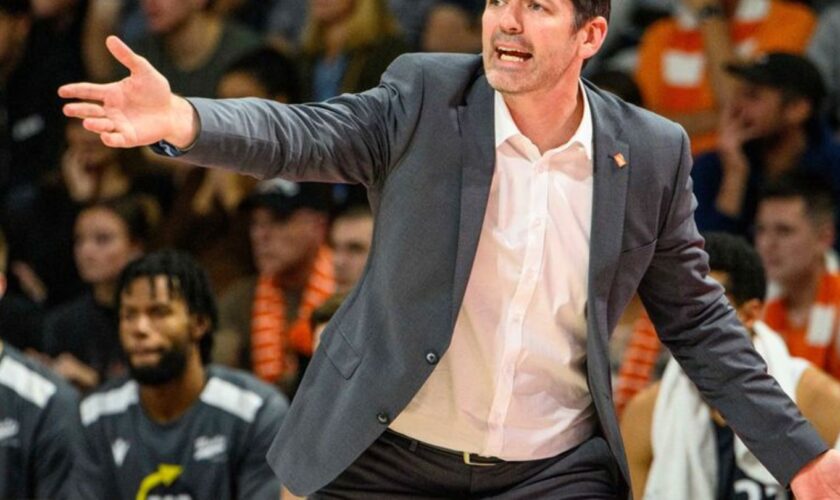 Basketball-Trainer Ty Harrelson gewann mit ratiopharm Ulm auch das dritte Spiel im EuroCup. Foto: Uwe Koch/Eibner-Pressefoto/dpa