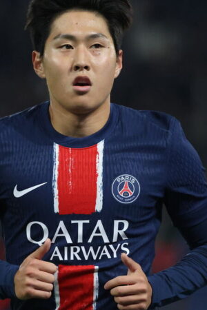 Football : le PSG exclut « définitivement » un supporter coupable de racisme envers Lee Kang-in