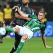 Jonathan Tah ist nach dem 2:2 in Bremen unzufrieden. Foto: Carmen Jaspersen/dpa