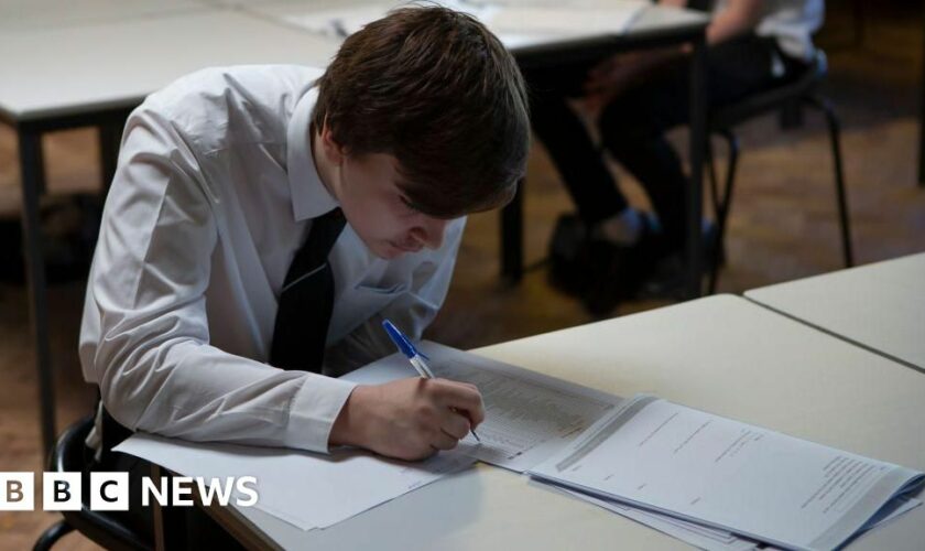 GCSE students to continue receiving Covid exam help