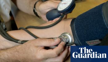 GP care analysis casts doubt on Labour pledge to ‘bring back the family doctor’