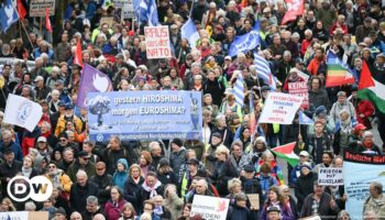 German far-left groups lead Berlin 'peace' demonstration