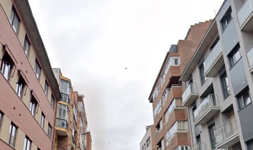 Grave una mujer de avanzada edad rescatada en un incendio de una vivienda en Valladolid