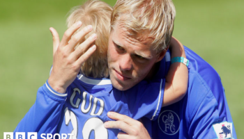 Eidur Gudjohnsen with son Andri as a child