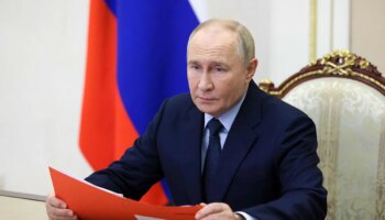 Hackers ucranianos 'felicitan' a Putin su cumpleaños saboteando los principales canales rusos