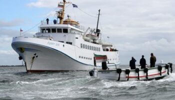 Helgolandfähre »Funny Girl« treibt nach Stromausfall auf Nordsee