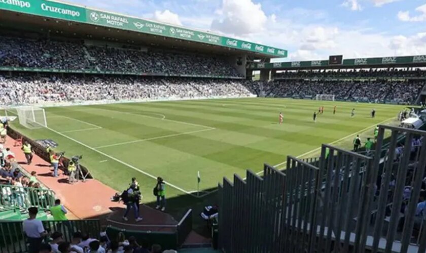 Horario y dónde ver por televisión el Córdoba CF - Eldense