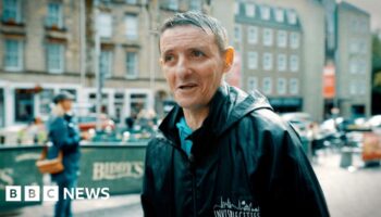 'I was homeless - now I show tourists my city's hidden side'