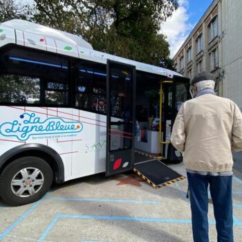 « Il faut marcher bien plus » : à Saint-Denis, la nouvelle navette électrique réservée aux seniors fait débat