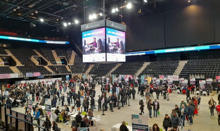 Île-de-France : après les JO, 25 000 offres d’emploi à saisir lors d’un forum géant au Stade de France