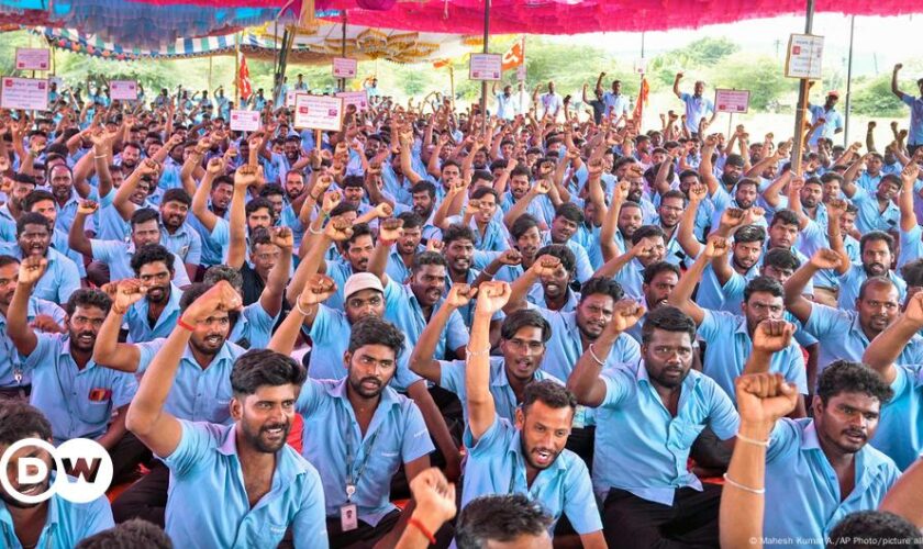 India: Police detain 600 striking Samsung workers at protest