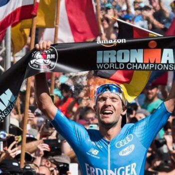 Lange schafft es erneut - und gewinnt nach 2017 und 2018 ein drittes Mal die Ironman-WM. Foto: Ronit Fahl/Zuma Press/dpa