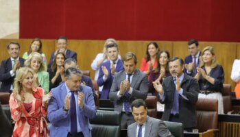 Juanma Moreno:  «Vamos a combatir con la complicidad de los andaluces la mayor traición a España y Andalucía»