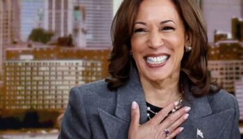 Kamala Harris kann über sich selbst lachen – sie hatte auch keine Alternative