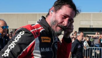 Keanu Reeves gibt sein Debüt als Profi-Rennfahrer in Indianapolis