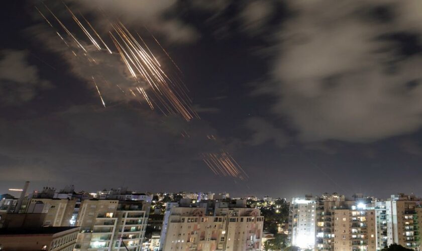 L’Iran lance une pluie de missiles sur les grandes villes d’Israël