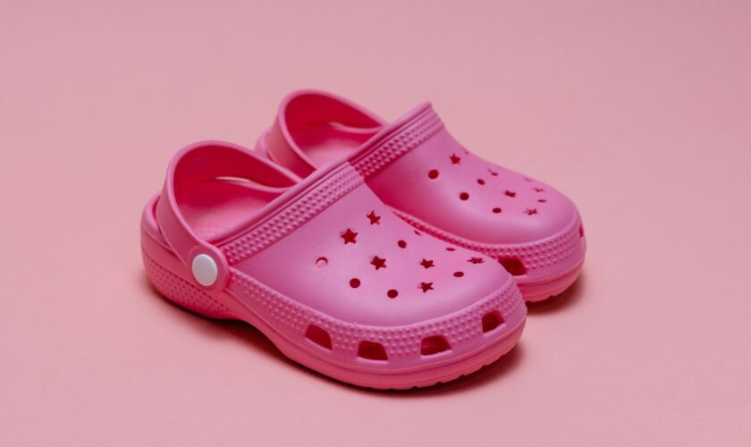 L'abus de Crocs est dangereux pour la santé de vos enfants, à porter avec modération