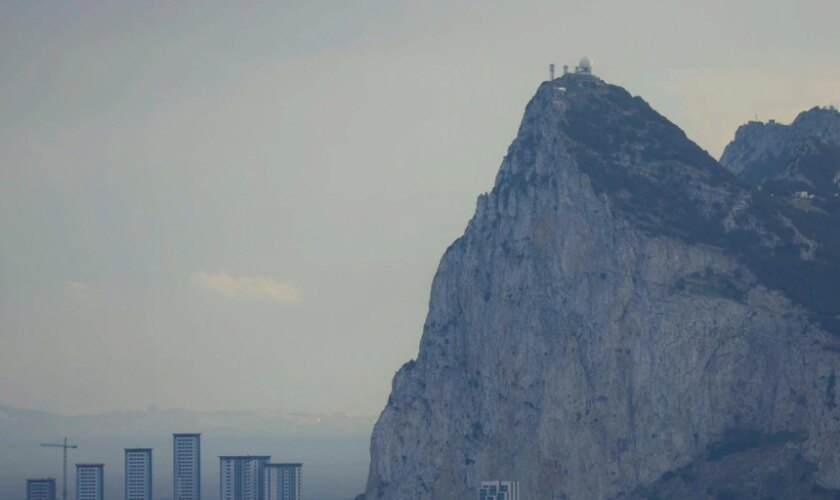 Las aguas españolas no son el vertedero de Gibraltar