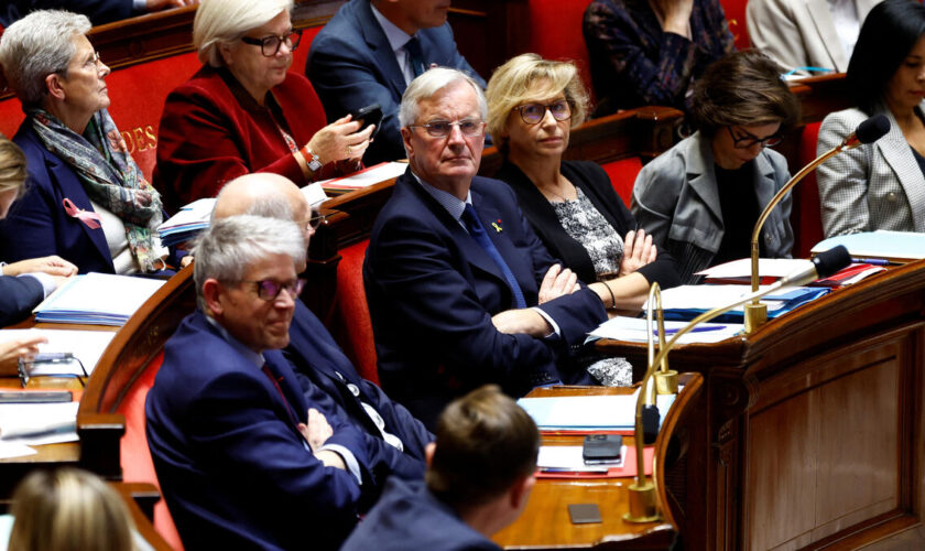 Le gouvernement de Michel Barnier échappe à une première motion de censure