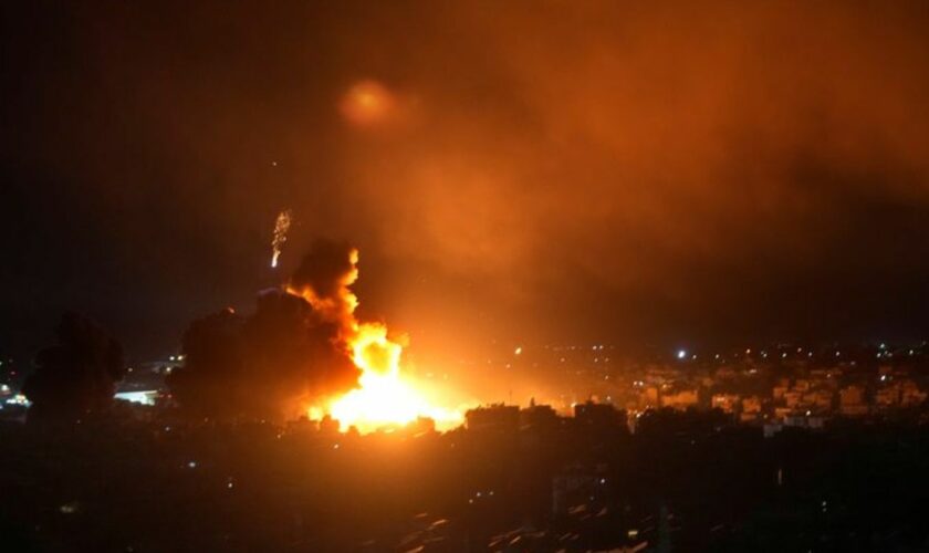 Israels Armee fliegt erneut Angriffe in Beirut. Foto: Hussein Malla/AP/dpa