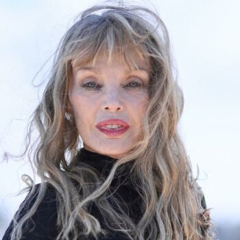 «Liberté et singularité», à Dinard, Arielle Dombasle réaffirme sa flamme au cinéma anglais et aux JO