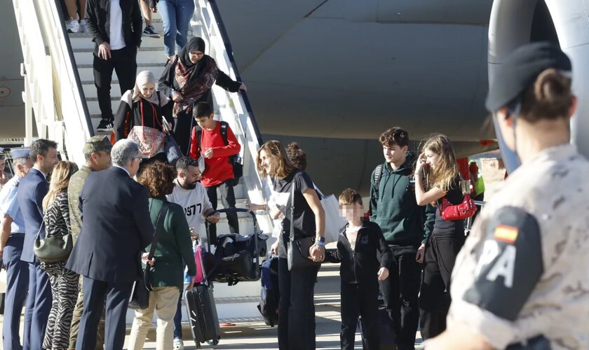 Llegan a Madrid los dos aviones militares procedentes del Líbano con más de 200 españoles evacuados