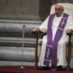 Los Romeo y Julieta del Banco Vaticano: los dos empleados despedidos tras casarse creen que "el Papa no dejará a una familia sin trabajo,  las normas parecen hechas en nuestra contra"