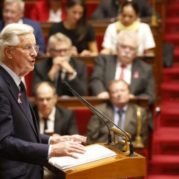 Michel Barnier présente sa feuille de route, entre prudence et compromis