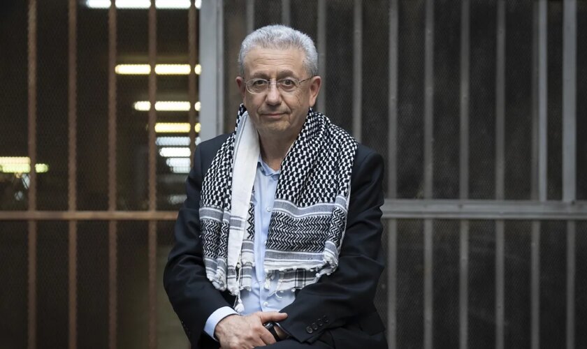 Mustafa Barghouti, ex ministro palestino: "Israel tiene que sentir que el coste de su ocupación es mayor que los beneficios"