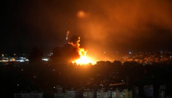 Naher Osten: Israel greift Beirut erneut an: Videoaufnahmen zeigen gewaltige Explosionen