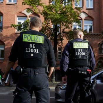 Polizeieinsätze im Kontext mit dem Nahostkonflikt. (Archivbild) Foto: Joerg Carstensen/dpa