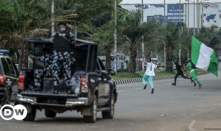 Nigeria: Hardship protests met with tear gas