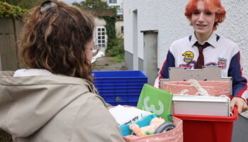 Nouveau service civique écologique : dans cette recyclerie, Esteban et Maya ont commencé leur mission de six mois