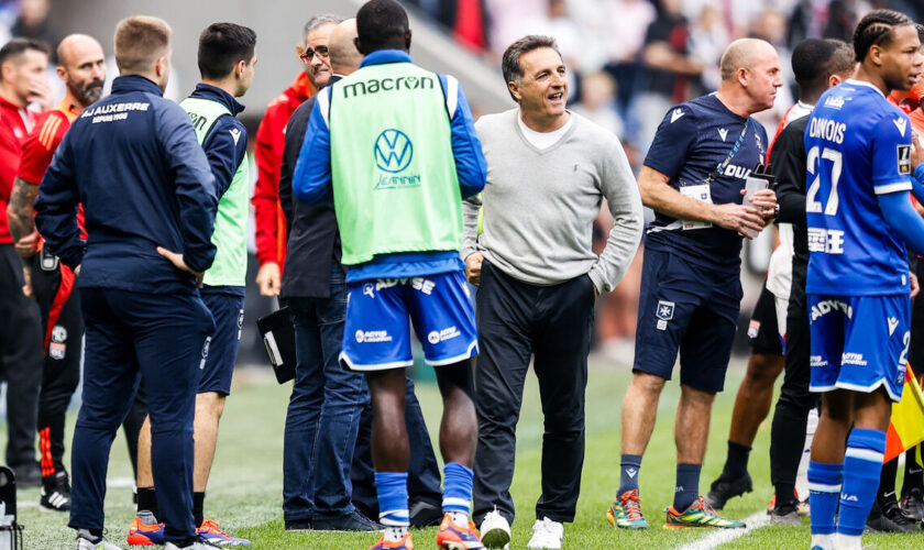 OL-Auxerre : adjoint expulsé, réserve technique, 15 minutes de temps additionnel… Situation confuse à Lyon