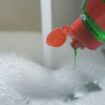 'Old school trick' to prevent condensation on windows using washing up liquid