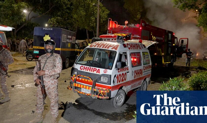 One killed and 10 injured in explosion near Karachi airport