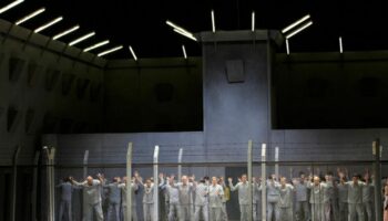 Die Semperoper Dresden hat ihre legendäre Inszenierung von Beethovens "Fidelio" wieder im Spielplan. (Archivbild) Foto: Klaus Gi